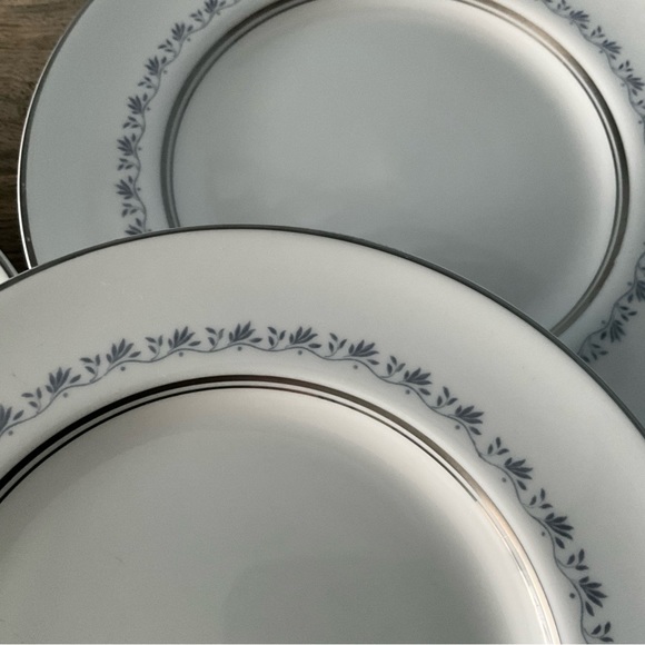 Set of Royal Doulton Bread Plate Tiara 6.5โ English Fine Bone China - Picture 5 of 6